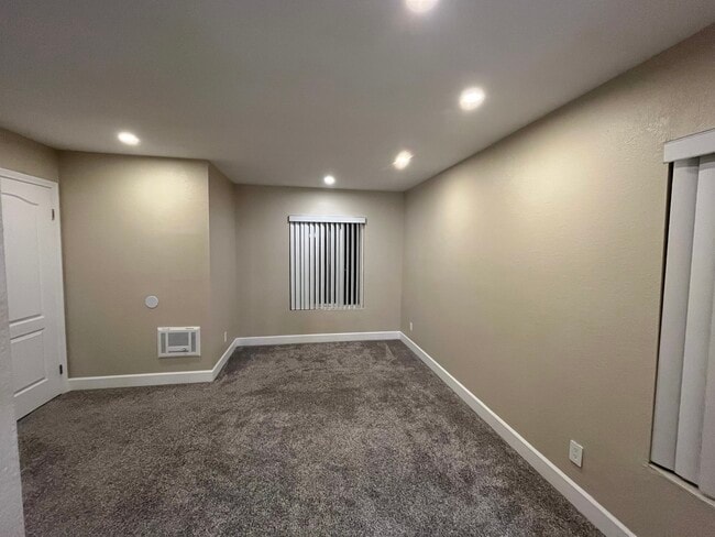Building Photo - 1345 Cabrillo Park Dr