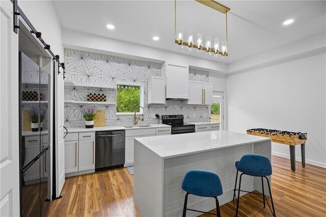 Building Photo - 1278 Plaza Ave SW