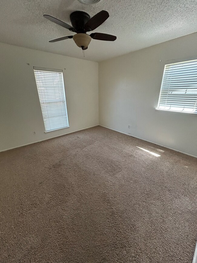 Building Photo - 2839 Wildwood Ave