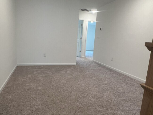 Building Photo - Bright & Modern 3-Bedroom Townhome in a Prime Triangle Location!