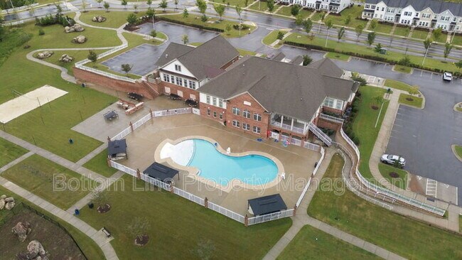 Building Photo - 5000 Arkose Dr