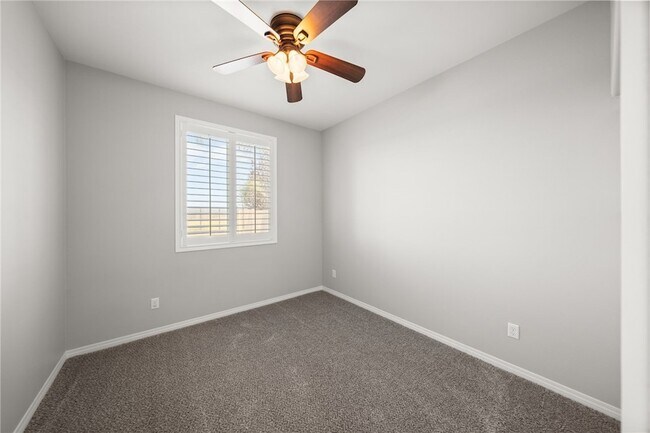 Building Photo - 37749 Fiesta Flower St