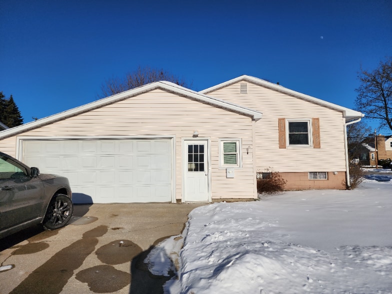 Building Photo - 1319 S 1st Ave