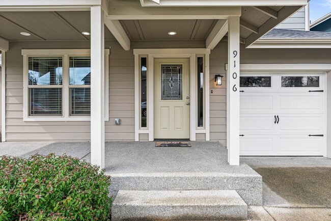 Building Photo - Modern 4-Bed Tacoma Home | Energy Efficien...