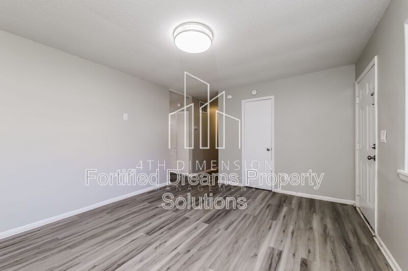 Building Photo - 4930 Rumley Cir