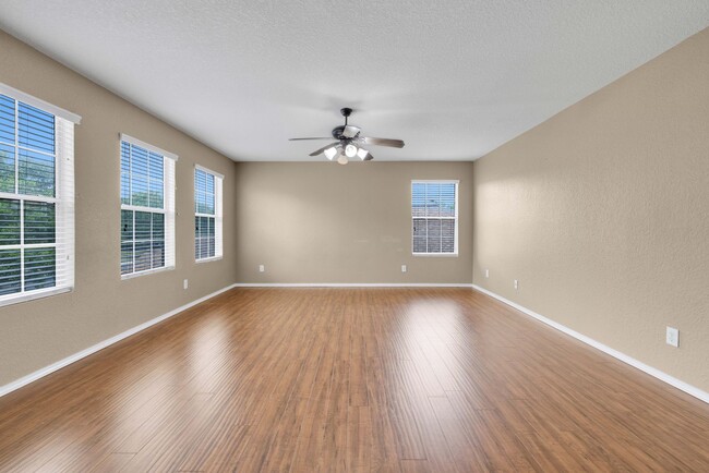 Building Photo - Stylish 3-Bedroom Home with Expansive Pati...