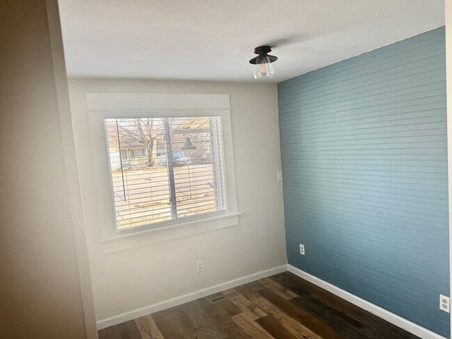 Building Photo - Home Sweet Home Loveland