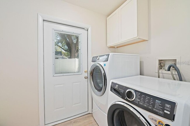 Building Photo - 2676 Martin St