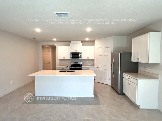 Building Photo - 542 SW Prima Vista Blvd