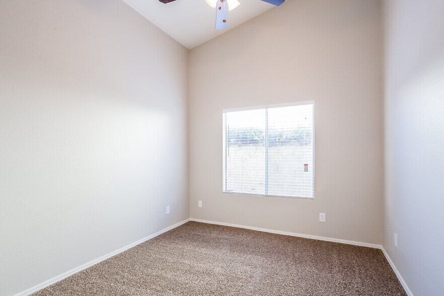 Building Photo - 19926 N 69th Ave