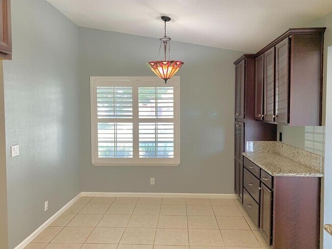 Building Photo - 7607 Harmony Oaks Way