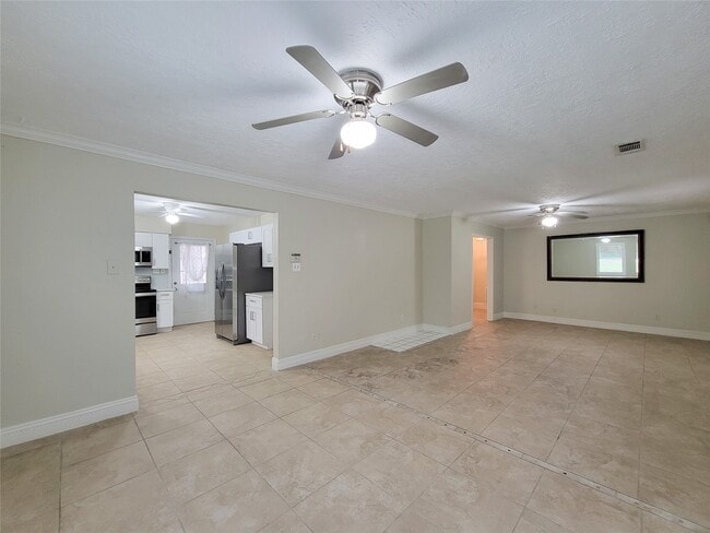 Building Photo - 25723 Glen Loch Dr