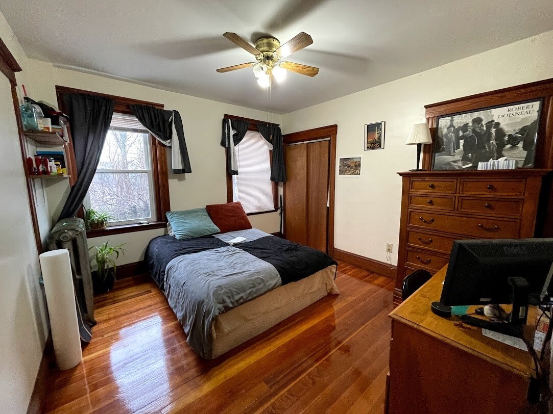 Building Photo - 2 Hillside St