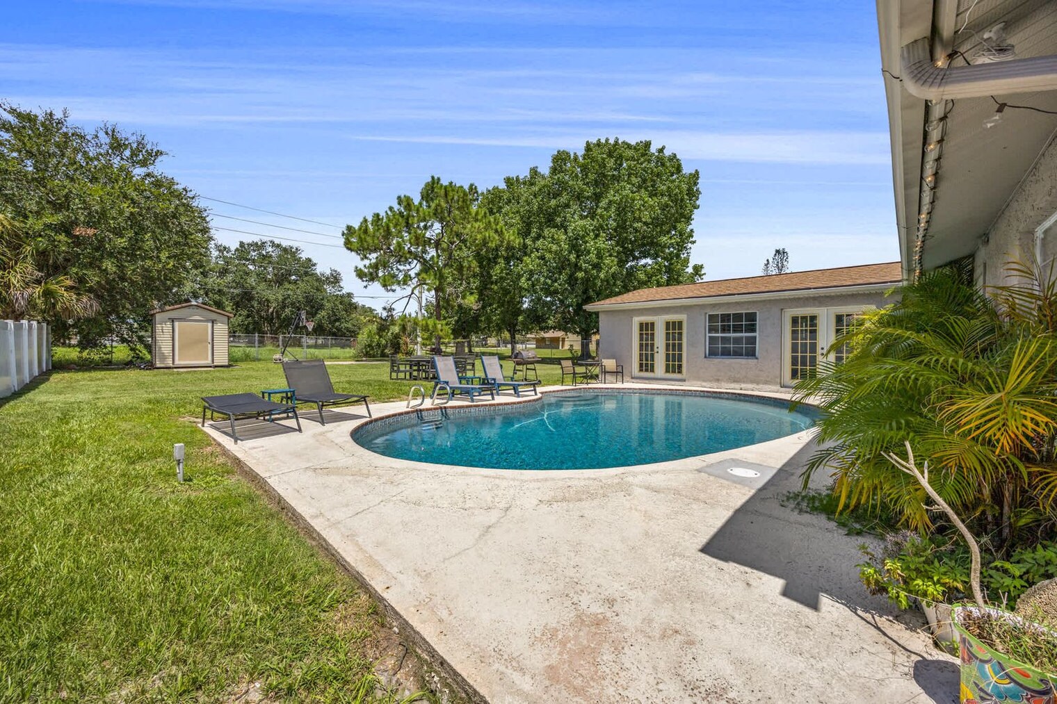 Building Photo - 1795 Dogwood Dr