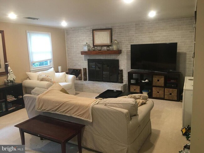 Building Photo - 8705 Yardley Dr