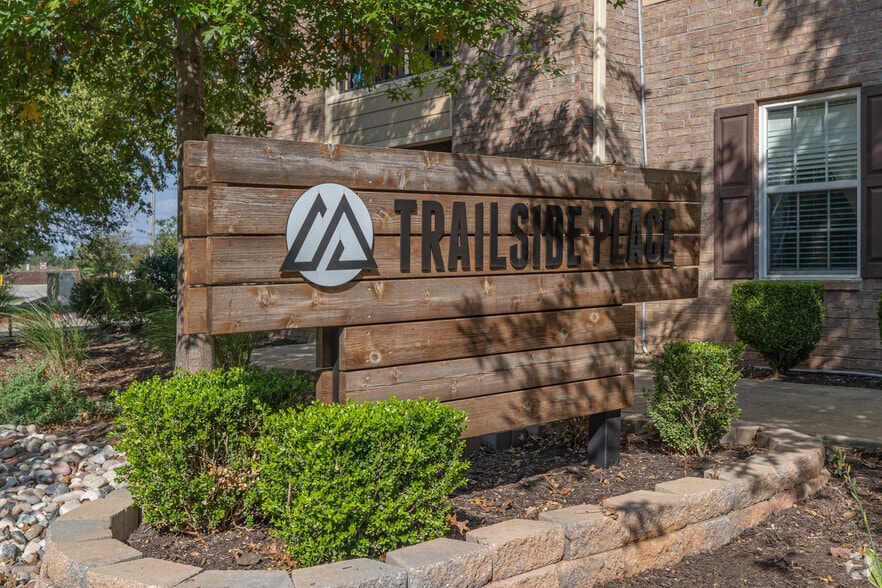 Primary Photo - Trailside Place
