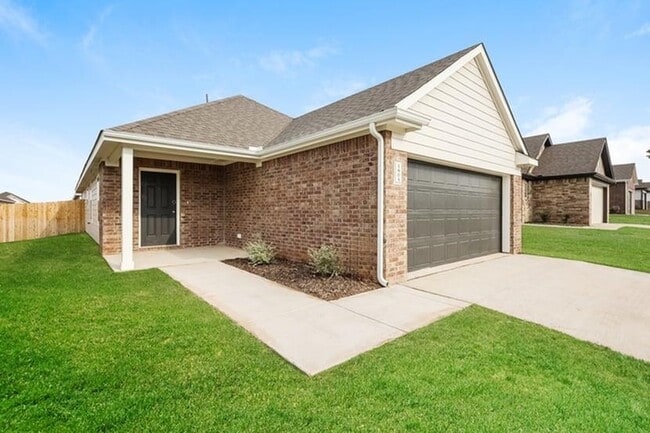 Building Photo - 1805 Crimson Lake Blvd