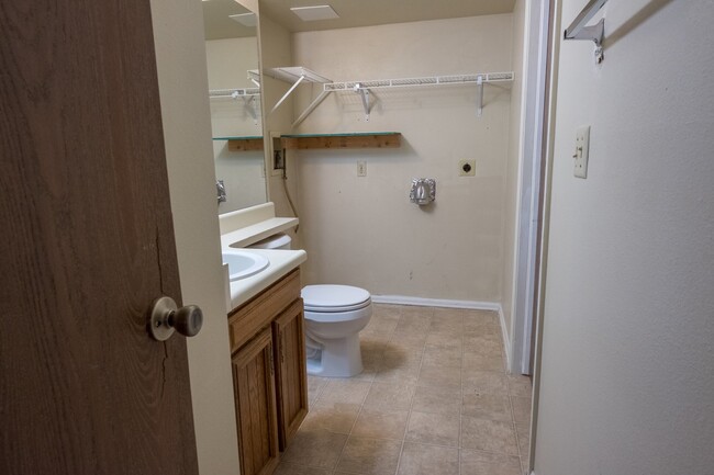 Building Photo - Charming 3-Bedroom Home with Stunning Pike...