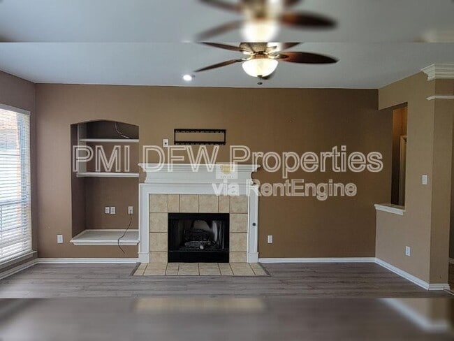 Building Photo - 2400 Spillway Cir