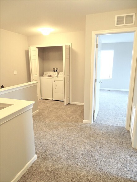 Building Photo - 52 Michael Ln