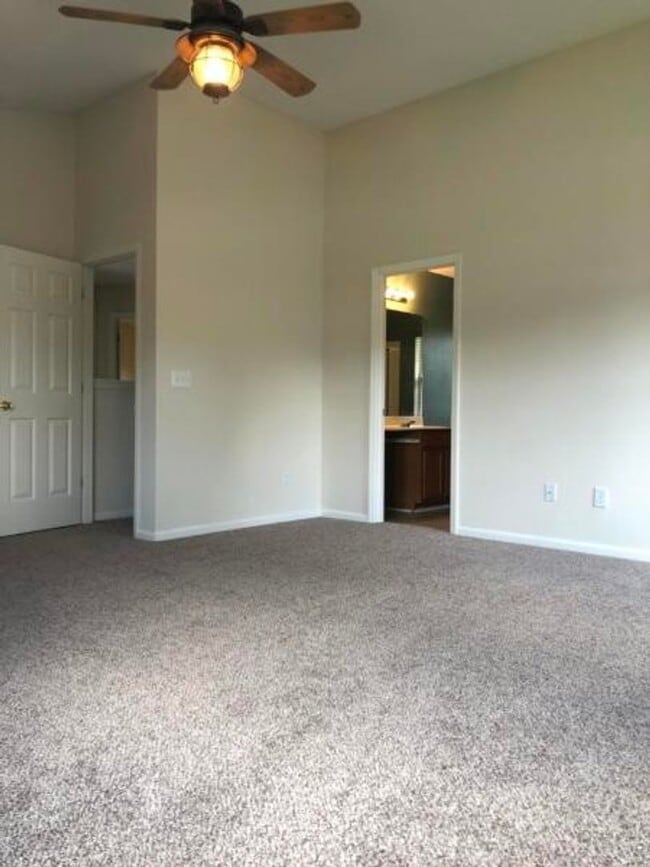 Building Photo - Available now. 4 Bedroom 3 Full Bath Home
