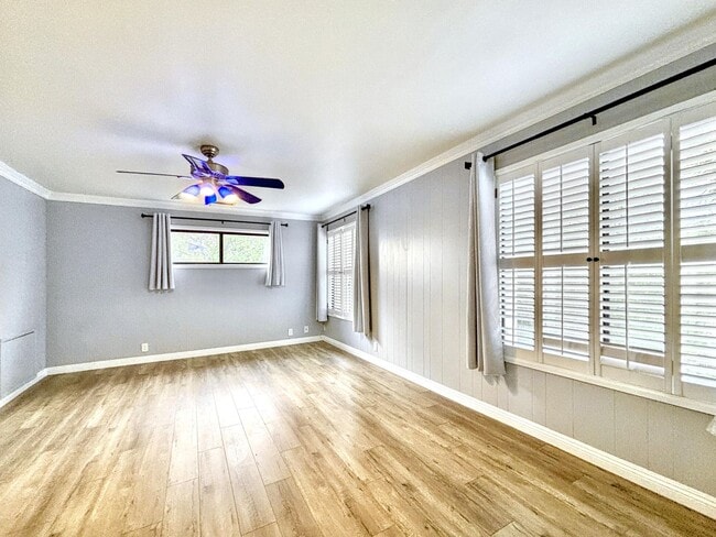 Building Photo - 3 Bed & 2.5 Bath House in Fallbrook, CA / ...