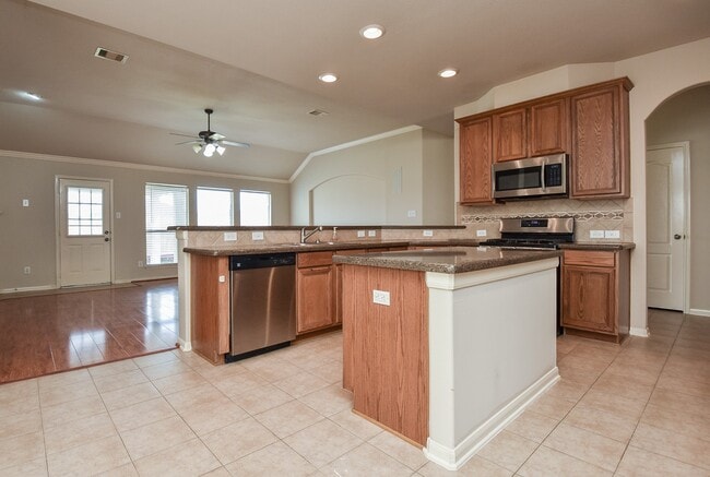 Building Photo - 3217 Mossy Bend Ln