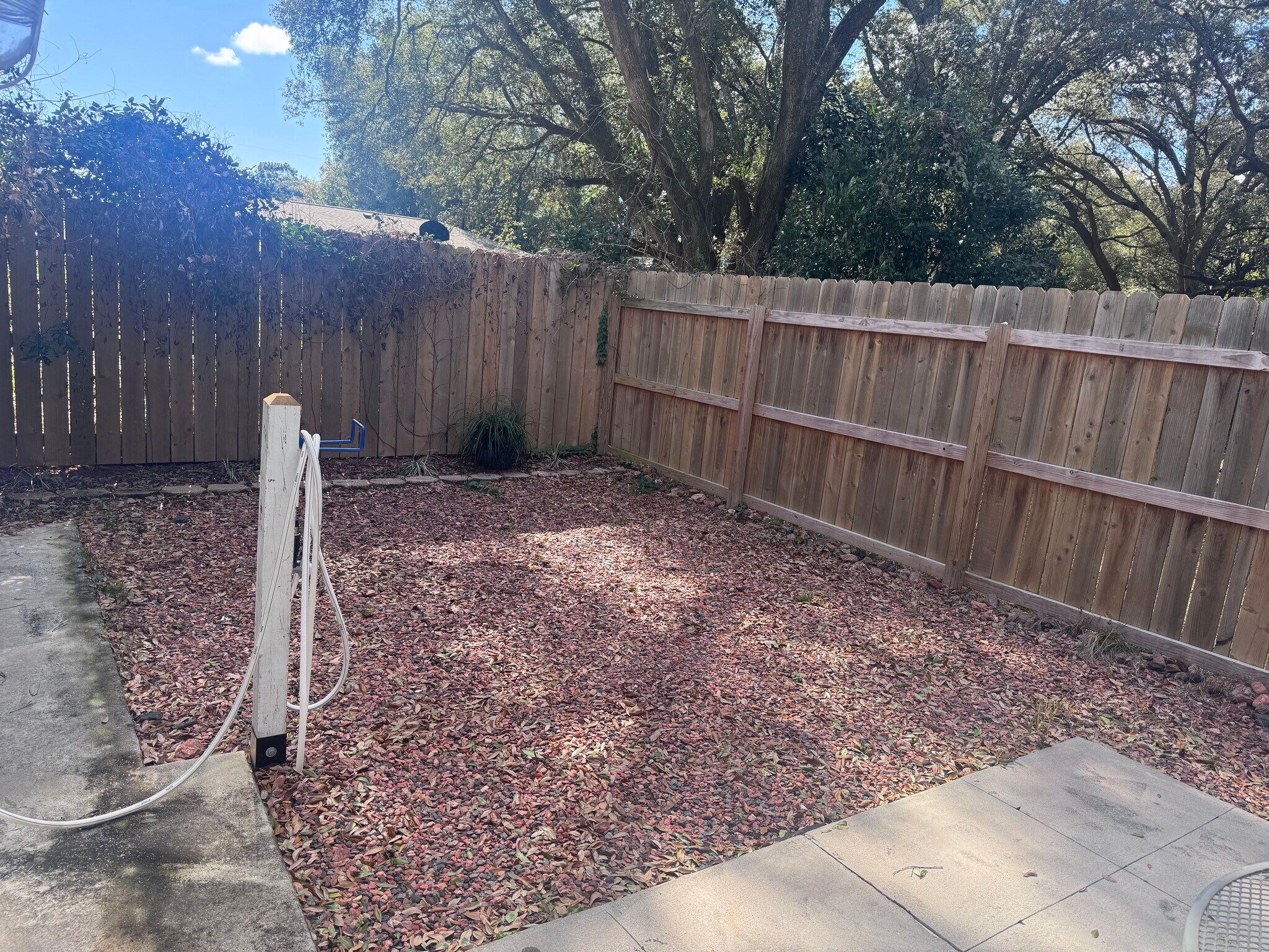 Building Photo - 6615 Tippin Ave