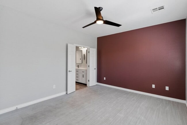 Building Photo - Beautifully upgraded 2Bed 2Bath in Solera Anthem 55+