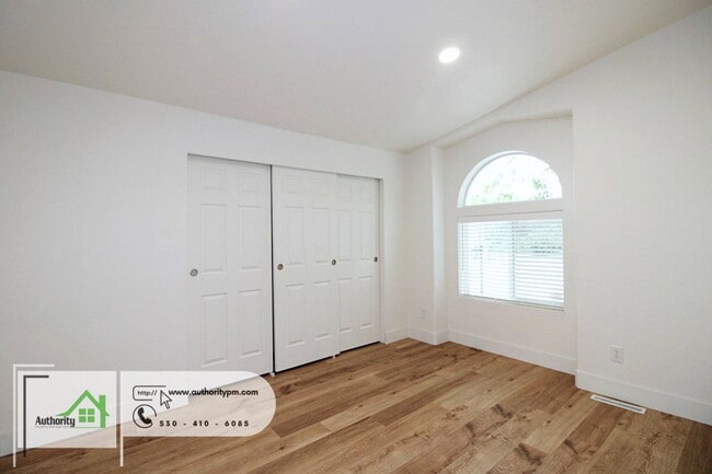 Building Photo - 22190 Vallotton Ln