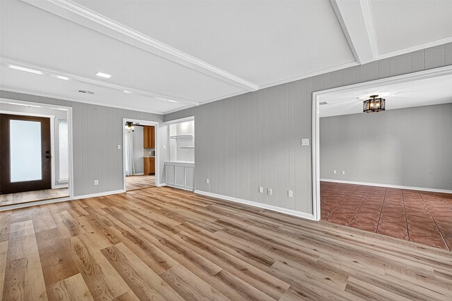 Building Photo - 2107 Briargreen Dr