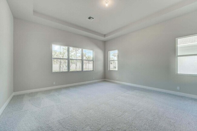 Building Photo - 9296 Crestview Cir