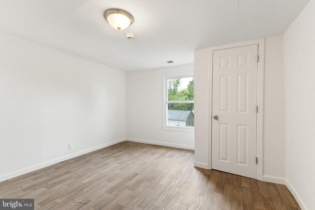 Building Photo - 211 Broad St