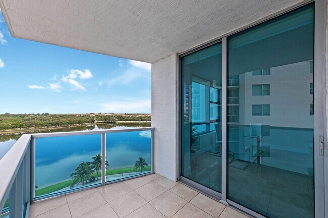 Building Photo - 2641 N Flamingo Rd