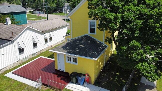 Building Photo - Student Housing Near the University of Dayton – Rent is $750 per bedroom (3 students), total leas...