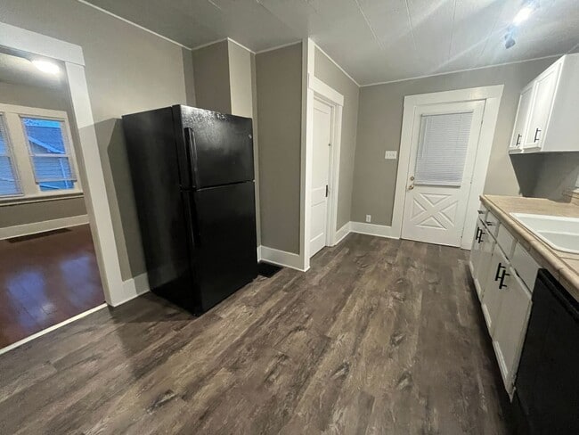 Building Photo - 2506 Clara Ave