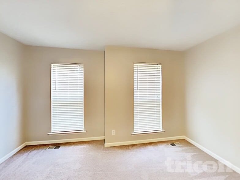 Building Photo - 2210 Burr Ct