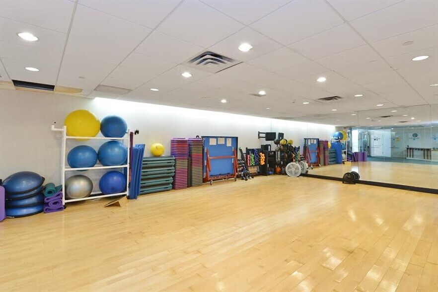 Building Photo - 4 Martine Ave