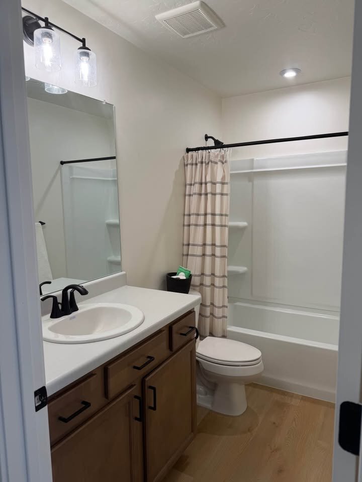 Building Photo - 9362 N