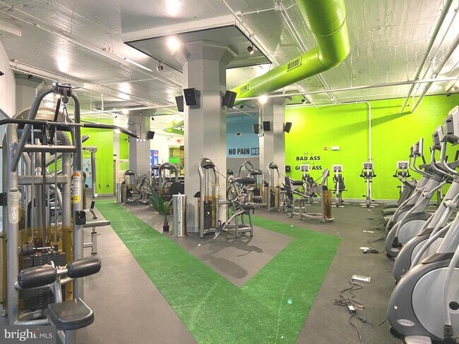 Building Photo - 1100 S Broad St