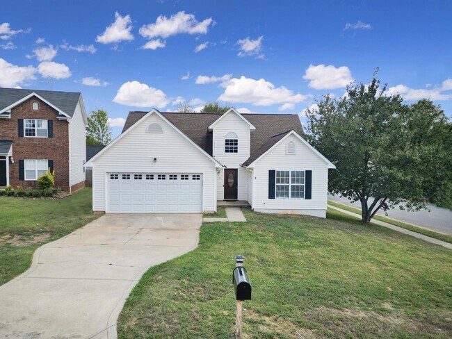 Primary Photo - Lovely 3 Bed 2 Bath Home in Indian Trail o...