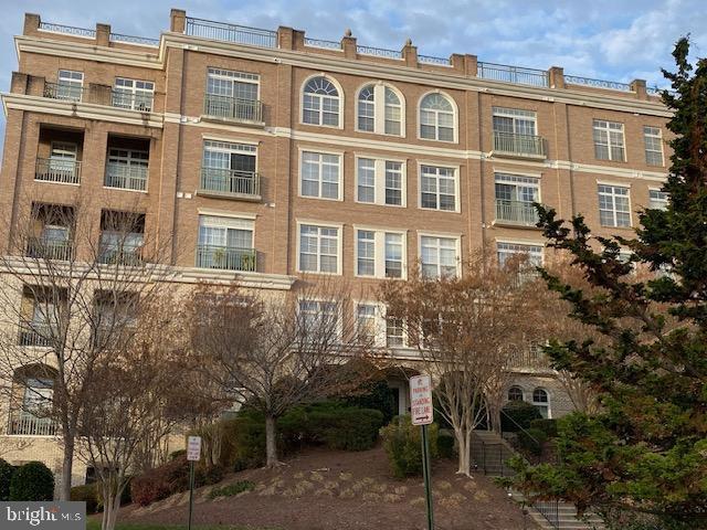 Building Photo - 820 Belmont Bay Dr