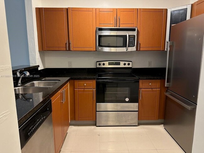 Building Photo - 652 NE 63rd St