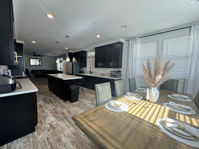 Building Photo - Ranch Style Home Here In the Heart of Perris