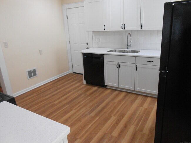 Building Photo - 1537 W Broad St