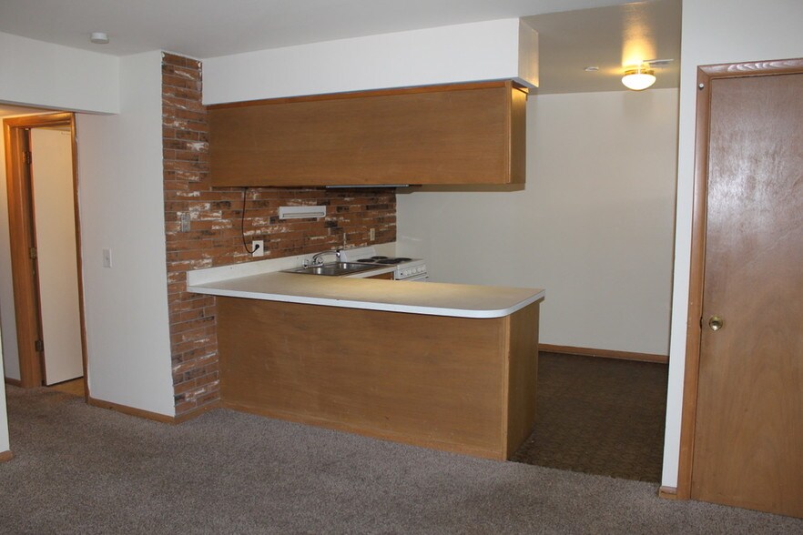 Kitchen - 357 E 14th Ave