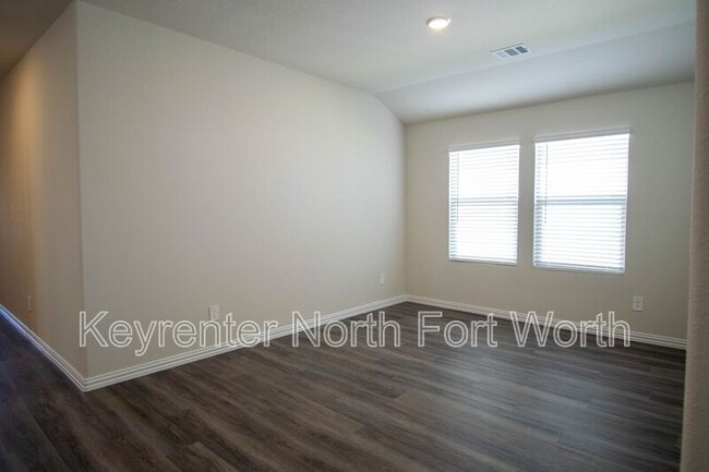 Building Photo - 2106 Dunbar Dr