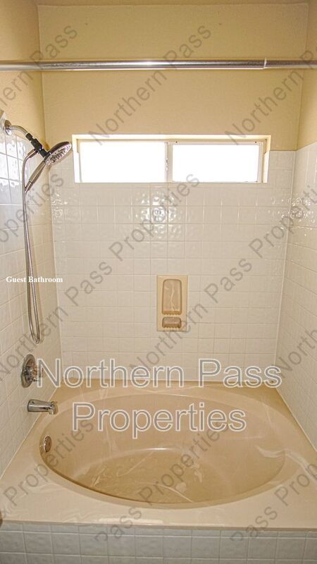 Building Photo - 12107 Valley Quail Dr