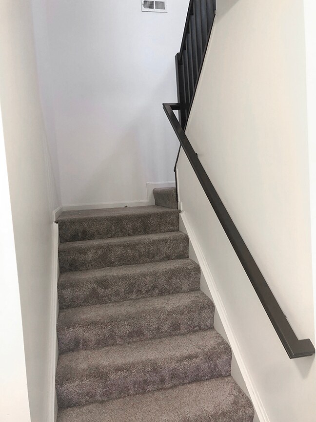 Building Photo - 285 Skyview Ct