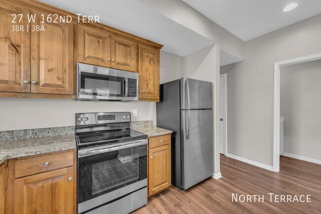 Building Photo - Roomy 3BR Townhouse in Belton w/ Attached ...
